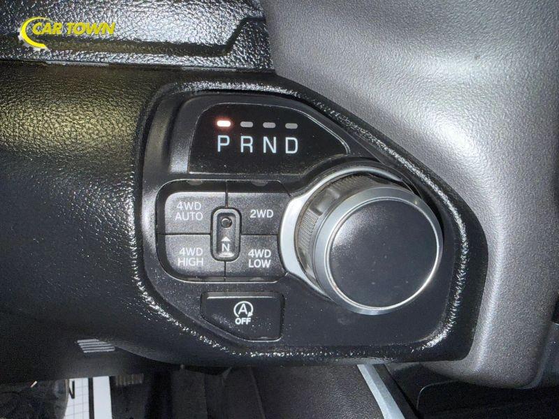 Vehicle photo 44