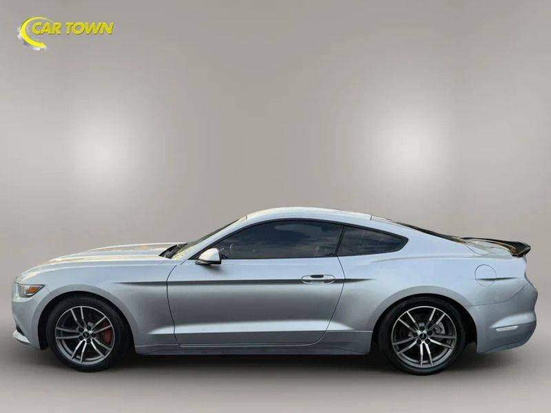 Vehicle photo 14
