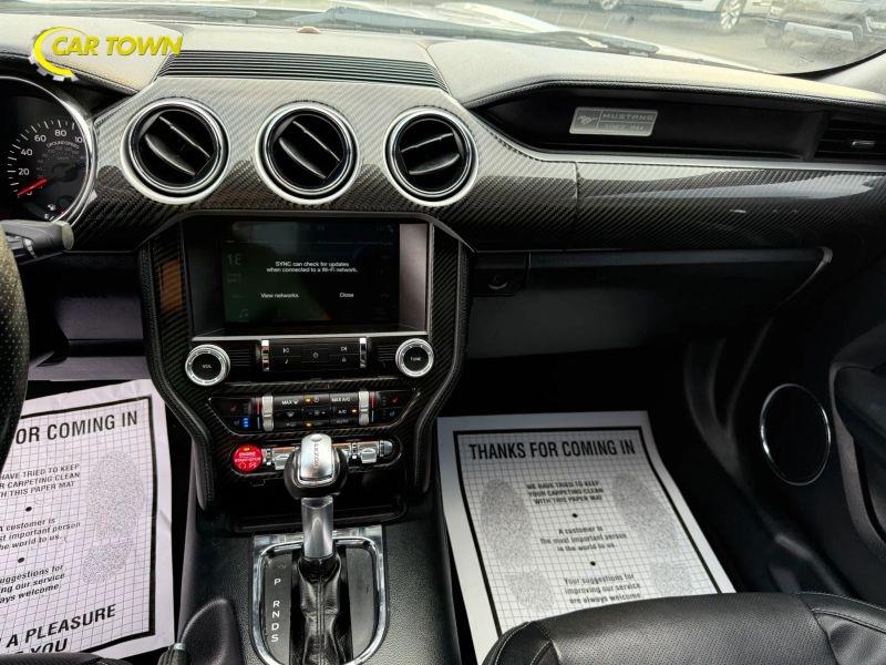Vehicle photo 25