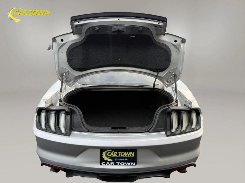 Vehicle photo 36