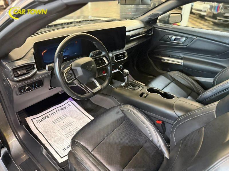 Vehicle photo 16