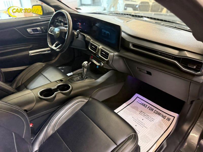 Vehicle photo 22