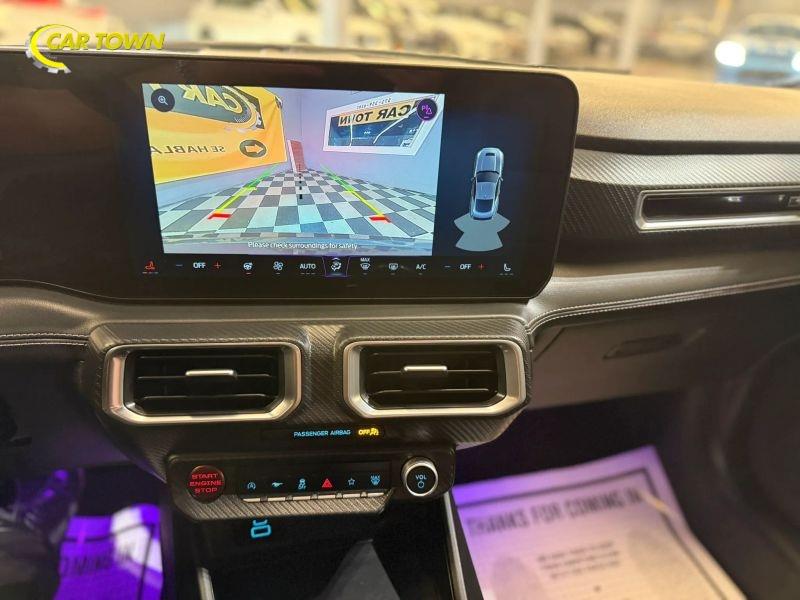 Vehicle photo 34