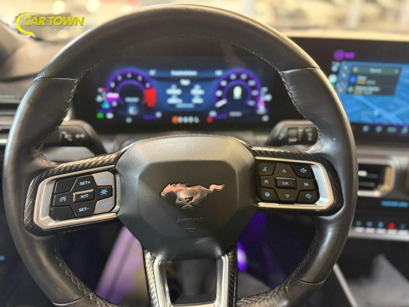 Vehicle photo 35