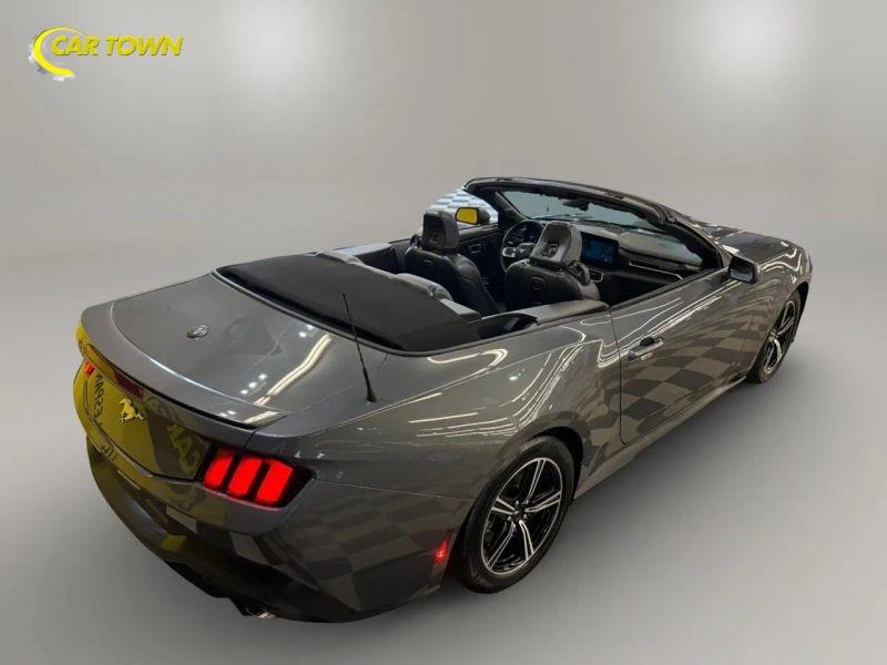 Vehicle photo 40
