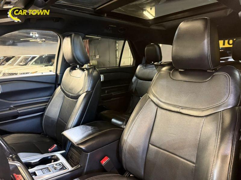Vehicle photo 17