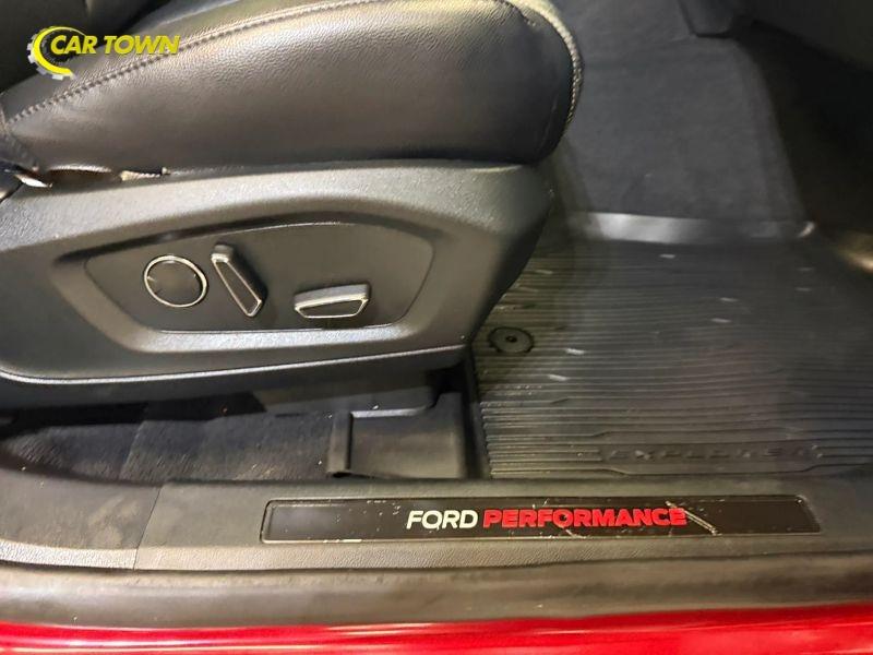 Vehicle photo 28