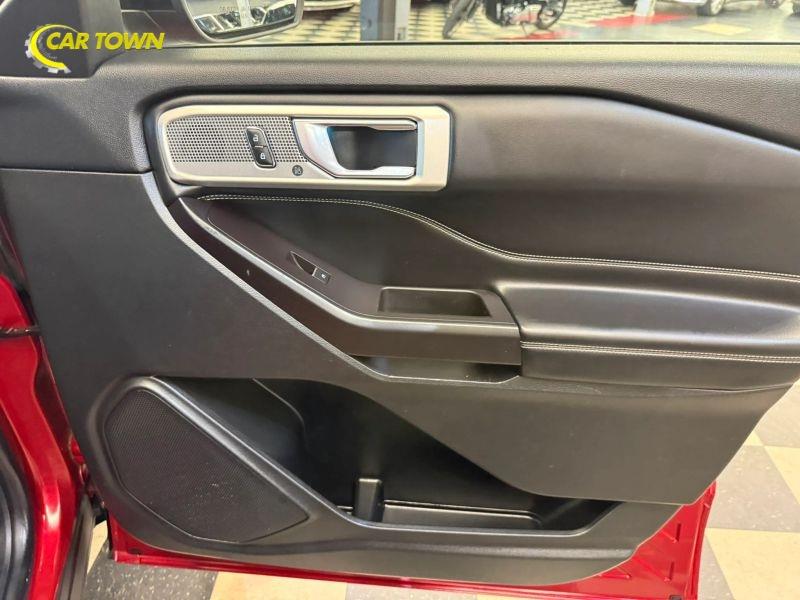 Vehicle photo 29