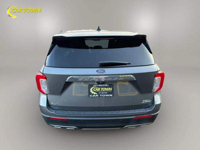 Vehicle photo 10