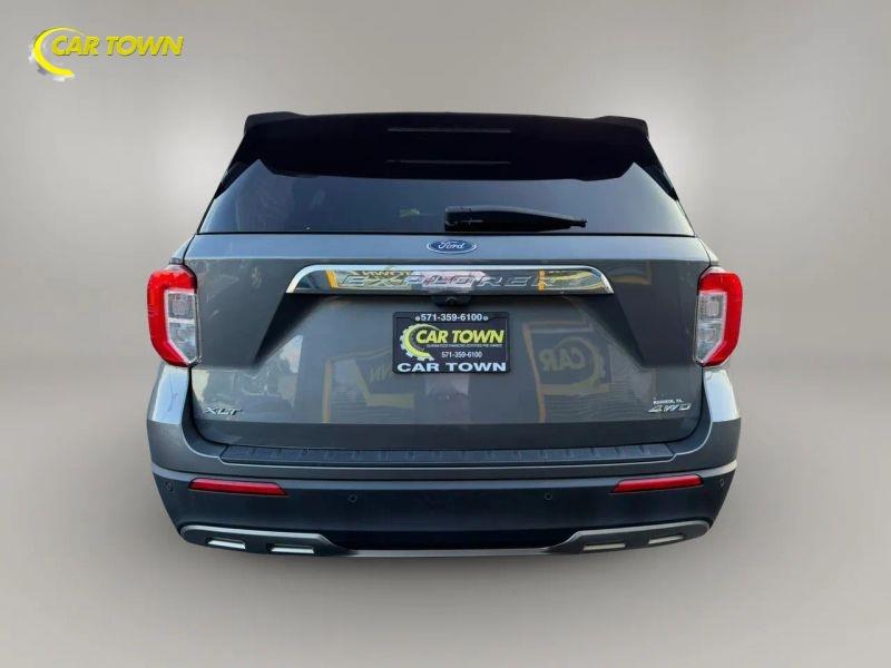 Vehicle photo 11