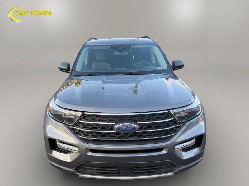 Vehicle photo 3