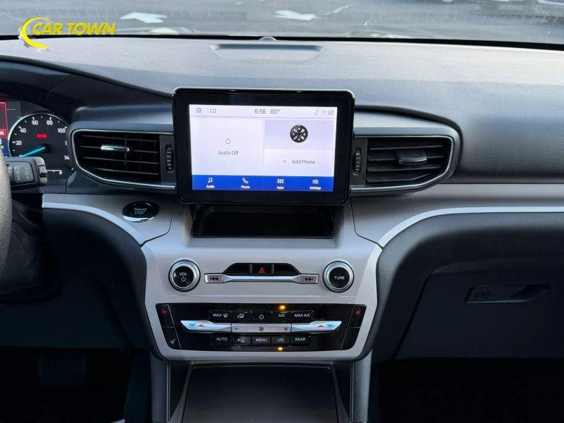 Vehicle photo 32