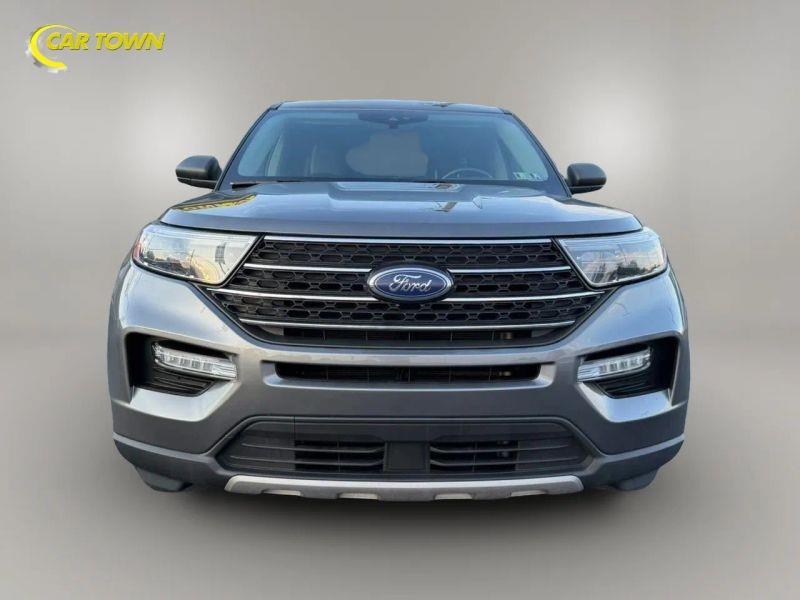 Vehicle photo 4
