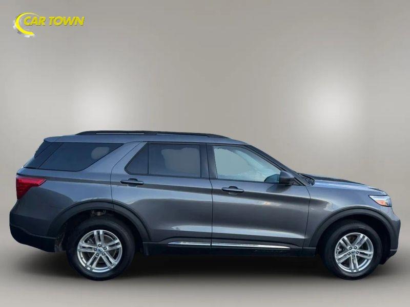Vehicle photo 7