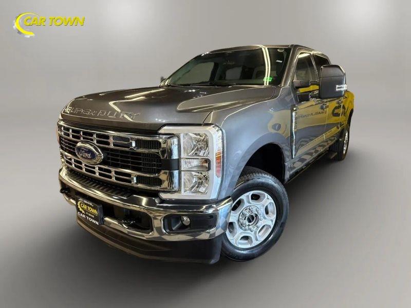Vehicle photo 2
