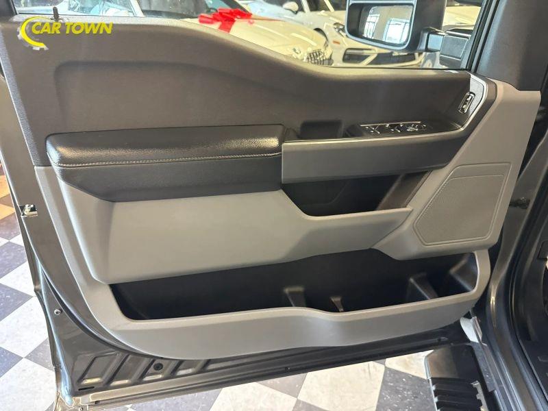 Vehicle photo 20