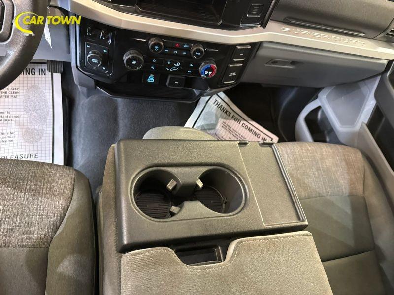 Vehicle photo 21