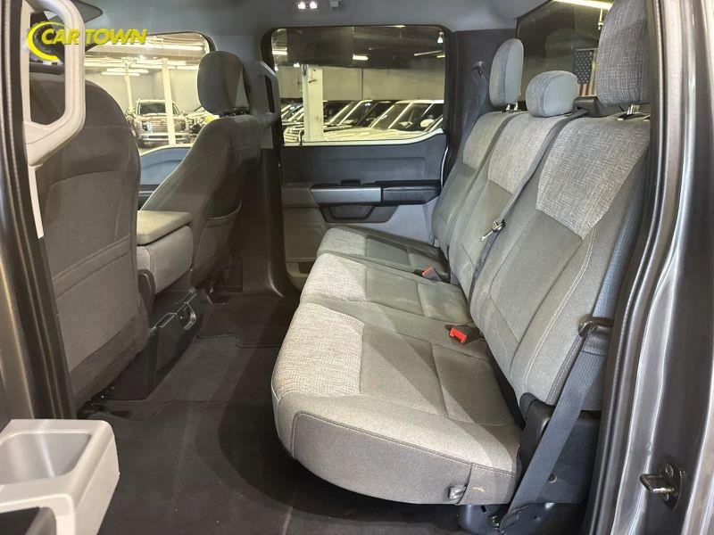 Vehicle photo 23