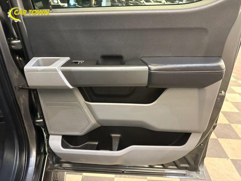 Vehicle photo 31