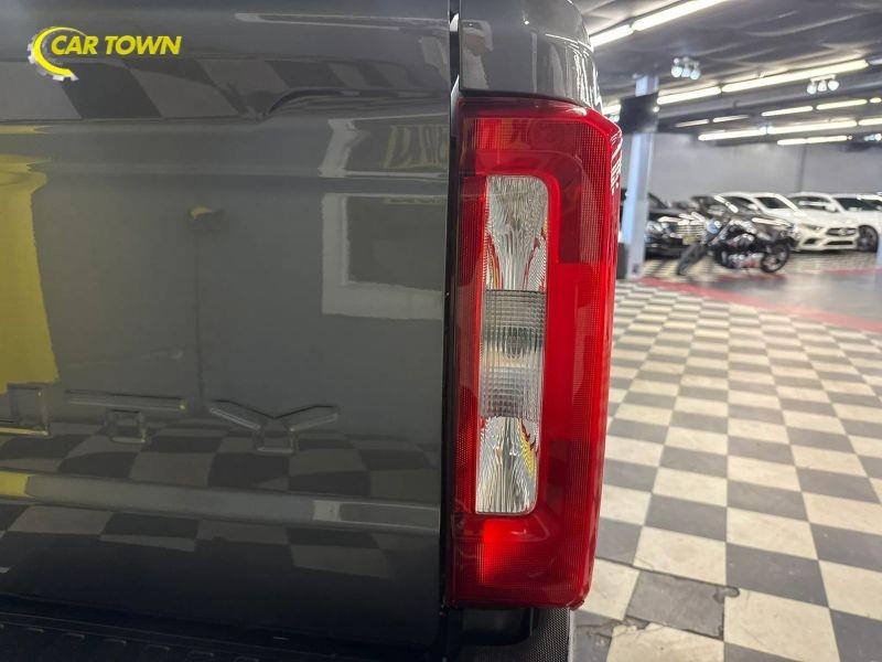 Vehicle photo 42