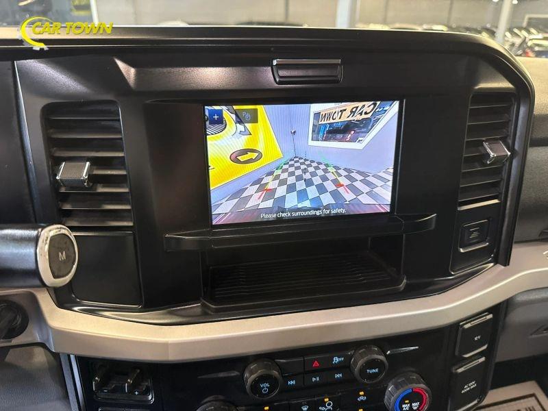 Vehicle photo 45