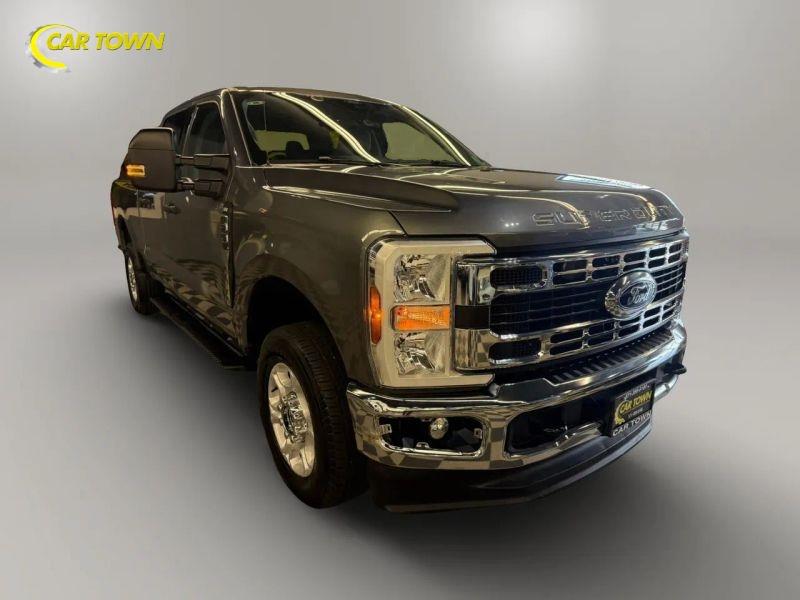 Vehicle photo 6