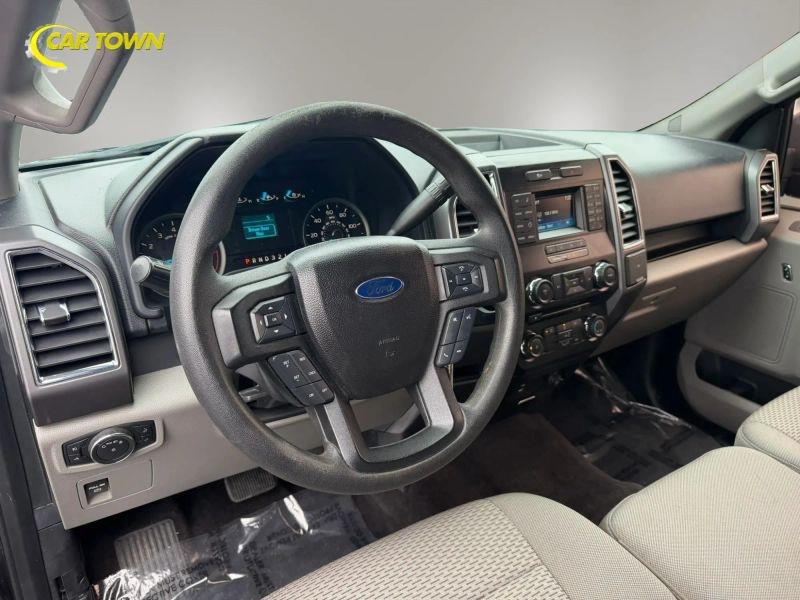 Vehicle photo 15