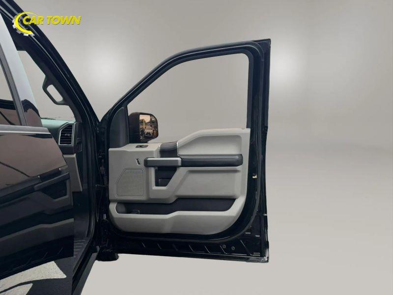 Vehicle photo 22
