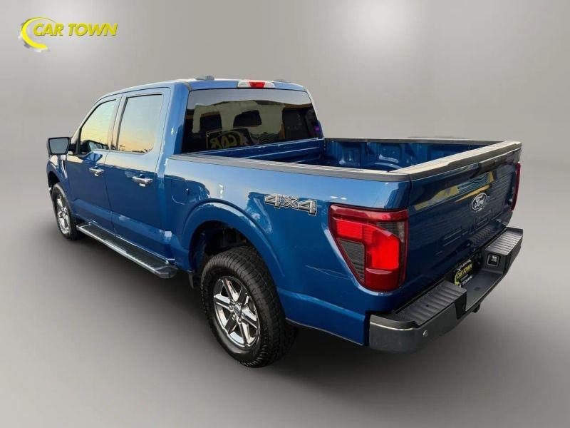 Vehicle photo 10