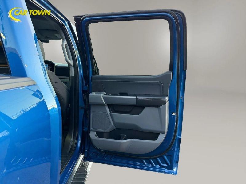 Vehicle photo 19