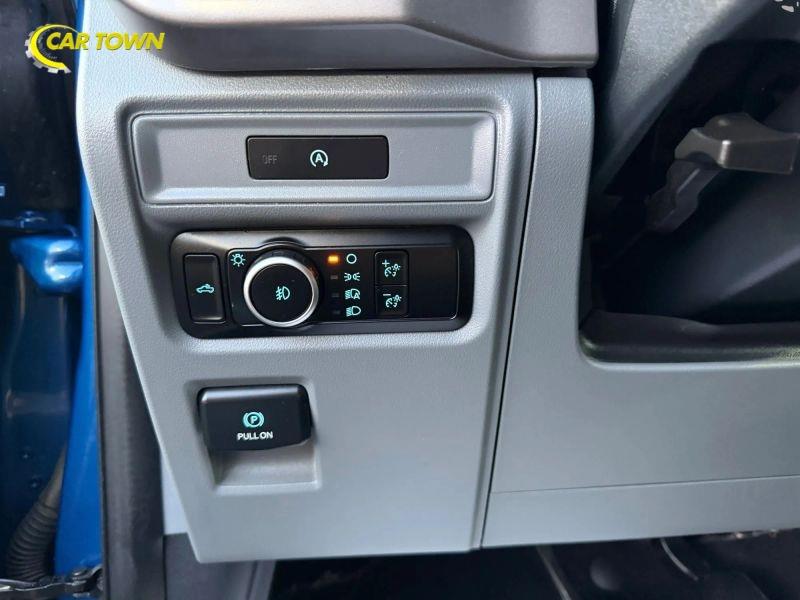 Vehicle photo 26