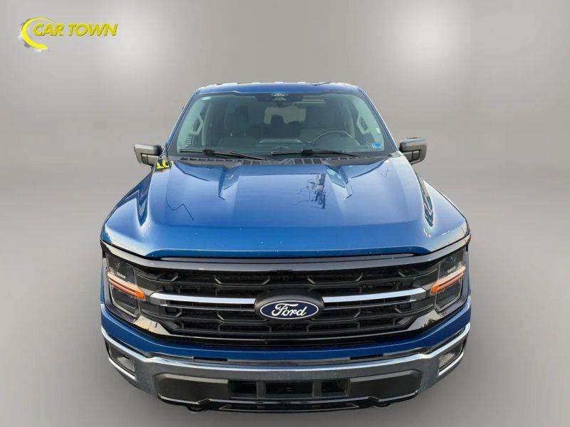 Vehicle photo 3