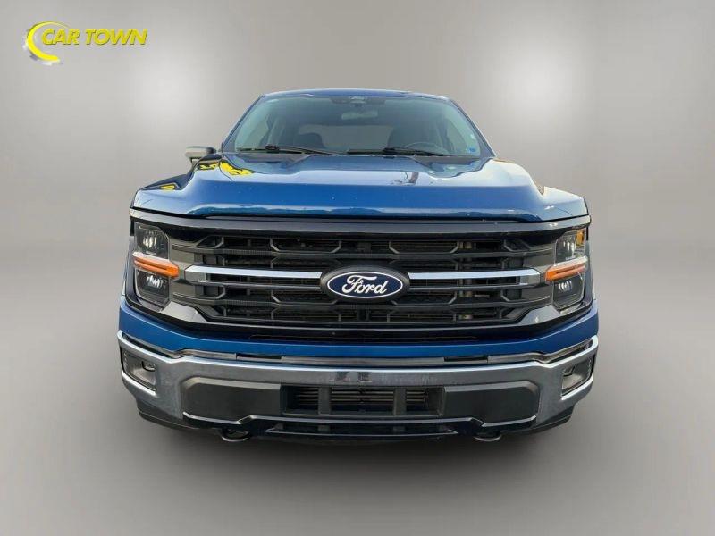 Vehicle photo 4