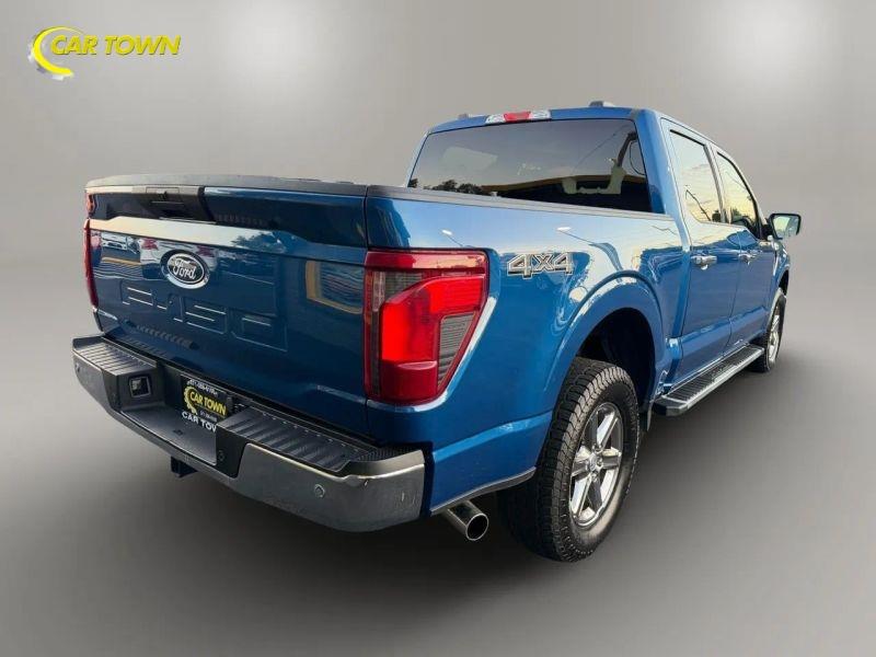 Vehicle photo 9