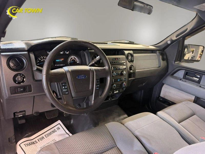 Vehicle photo 16