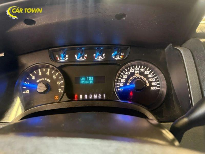 Vehicle photo 28