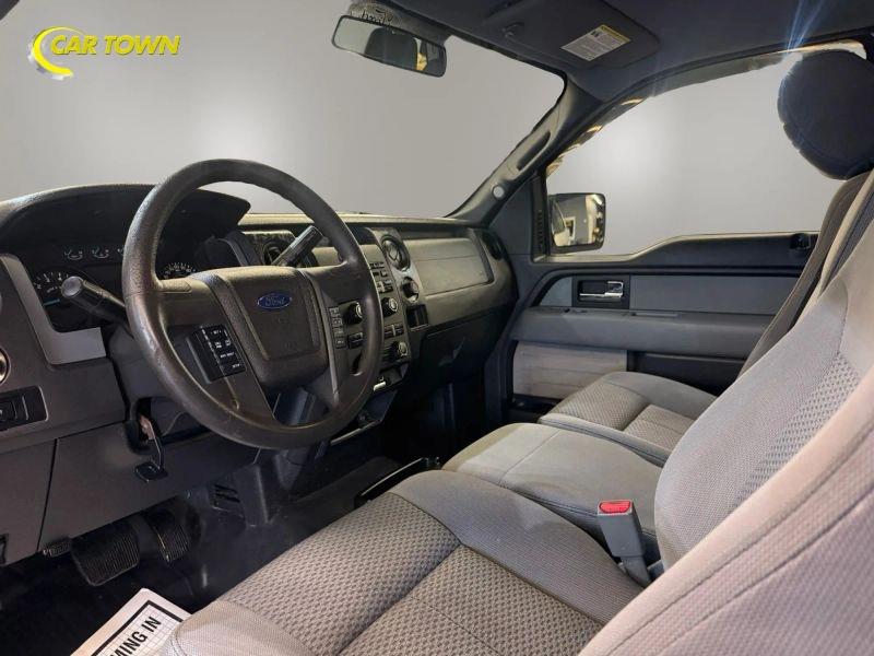Vehicle photo 29