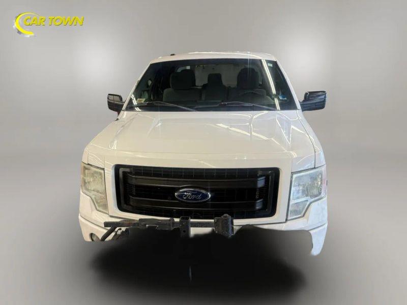 Vehicle photo 3