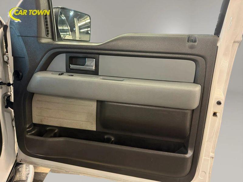 Vehicle photo 31