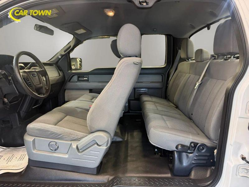 Vehicle photo 33