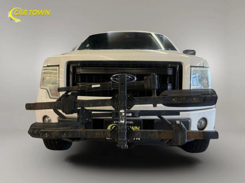 Vehicle photo 4