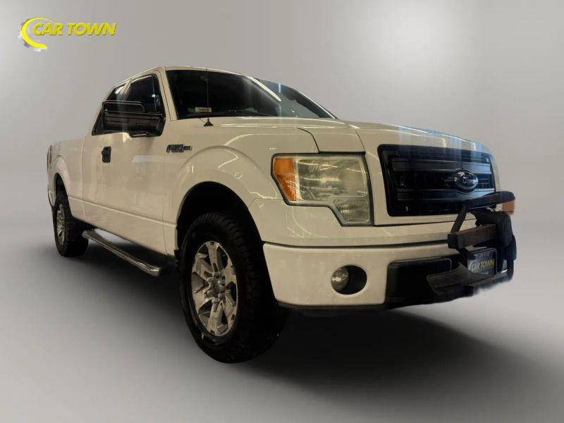 Vehicle photo 6