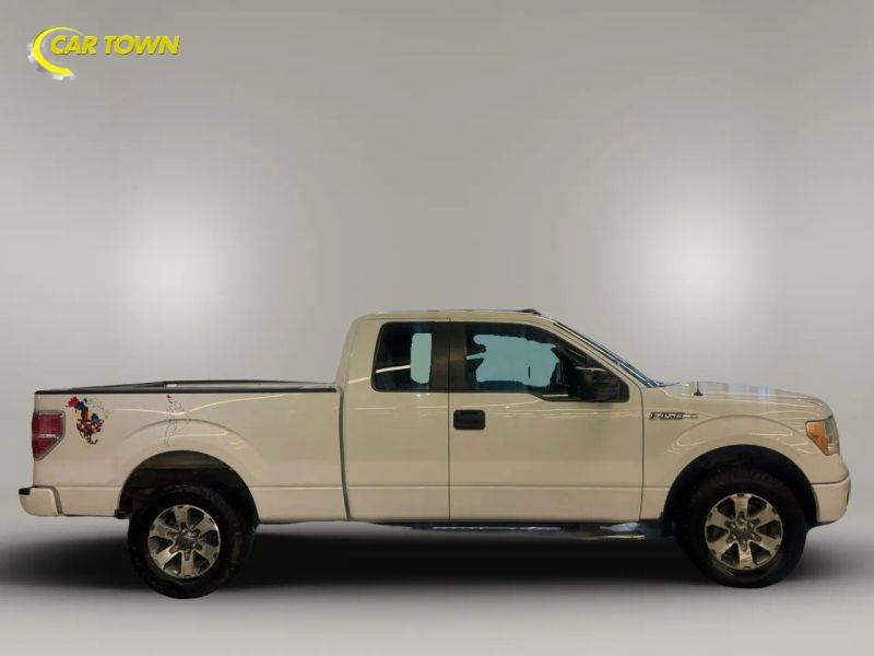 Vehicle photo 7