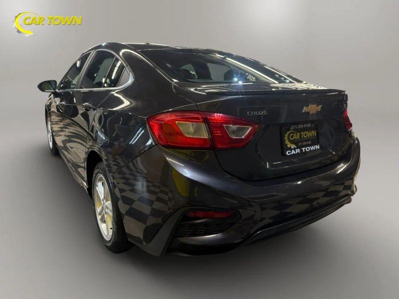 Vehicle photo 13