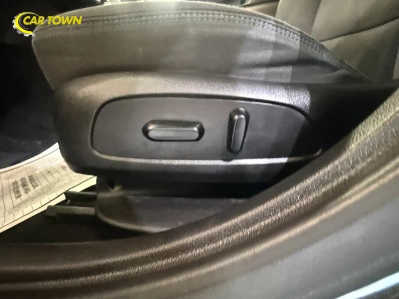 Vehicle photo 22