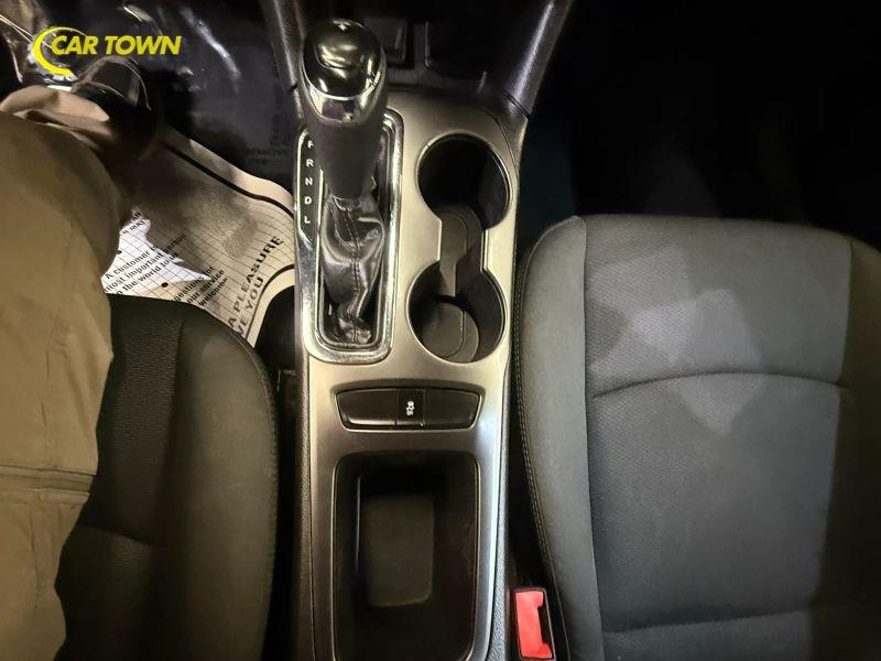 Vehicle photo 27