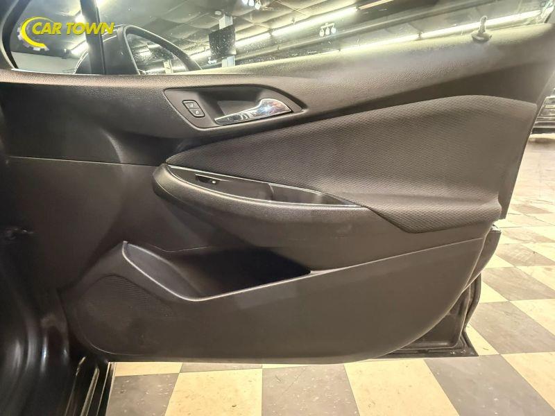 Vehicle photo 33