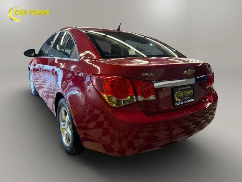 Vehicle photo 13