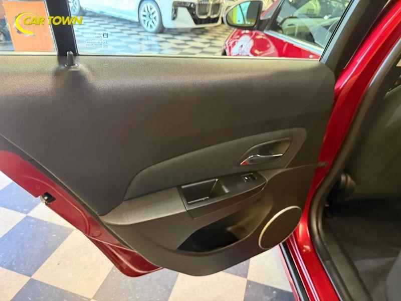 Vehicle photo 21
