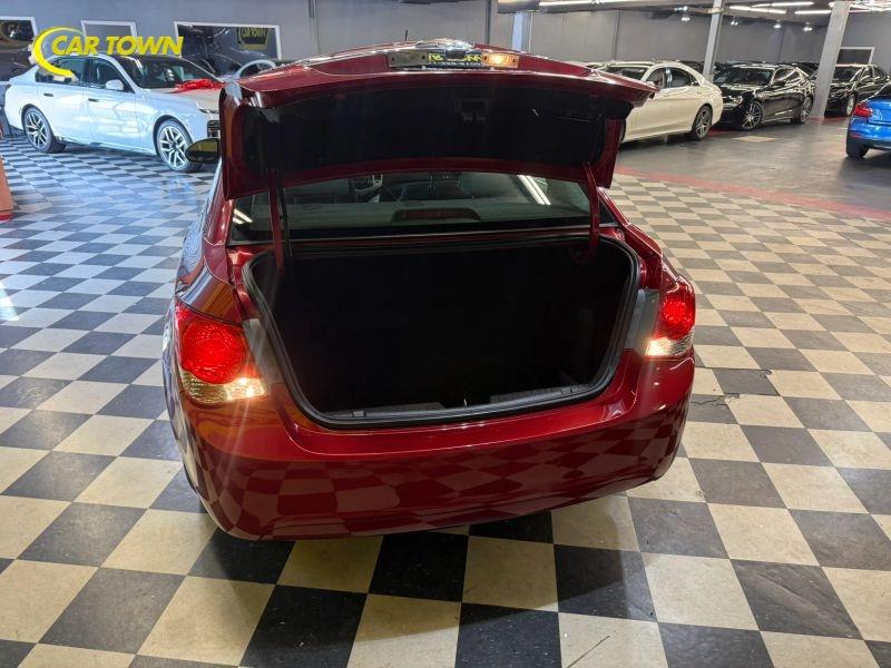 Vehicle photo 29